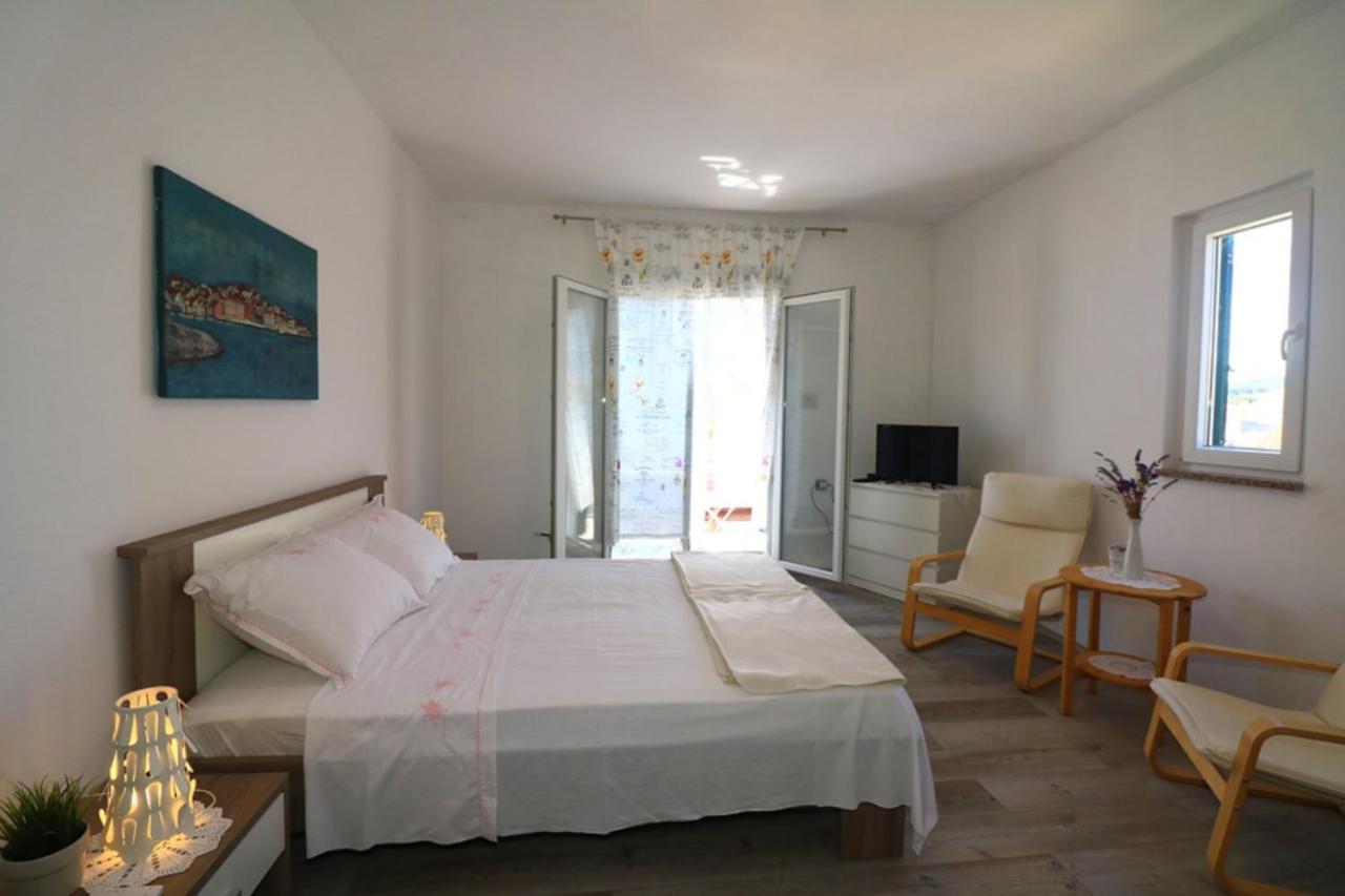 Apartmani Mikin ベティナ エクステリア 写真