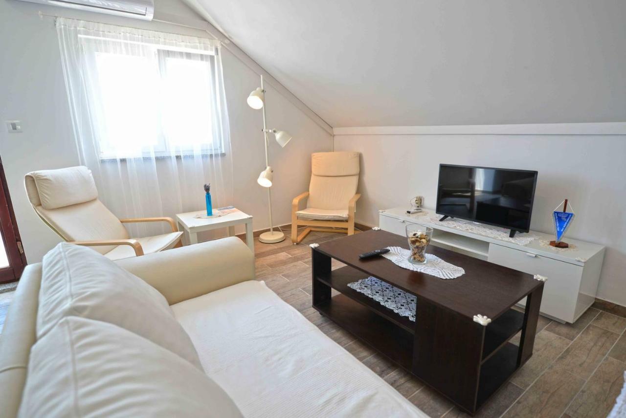 Apartmani Mikin ベティナ エクステリア 写真