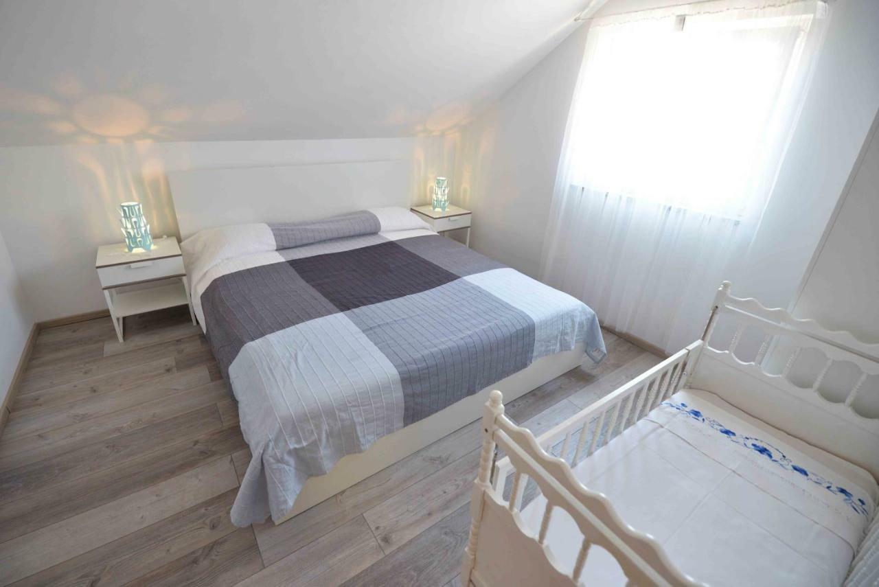 Apartmani Mikin ベティナ エクステリア 写真